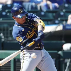 Keston Hiura, Luke Voit battling for a Brewers roster spot in spring