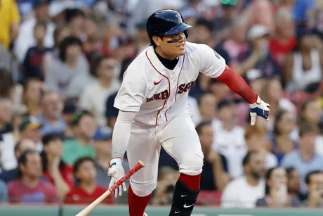 Red Sox sign infielder Yu Chang to one-year deal, place Trevor
