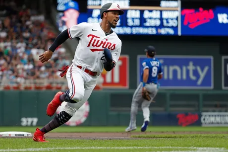 La Velle E. Neal III: Jhoan Duran gives Twins 'game is over