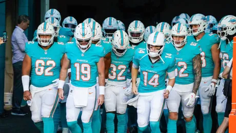 BREAKING NEWS: Michael Deiter Seen in Walking Boot - Miami Dolphins