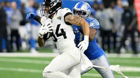 Jacksonville Jaguars' DT DaVon Hamilton injured in preseason win over  Detroit Lions - Big Cat Country