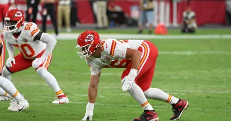 Nick Allegretti leaves Chiefs practice with shoulder injury