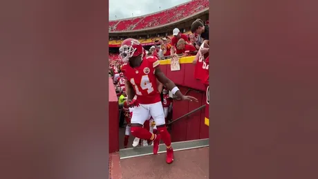 Travis Kelce's Jersey Sales Go Through the Roof After Taylor Swift Attends  Bears-Chiefs Game