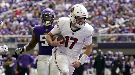 David Blough rallies the Cardinals to a 18-17 victory over Vikings