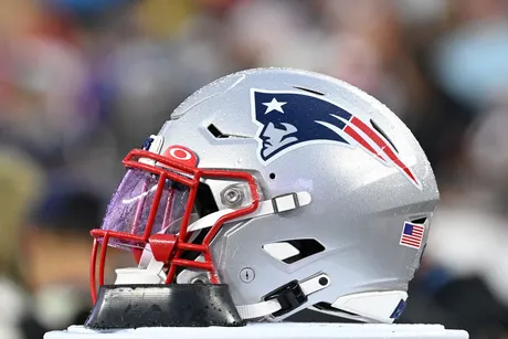 Analysis: Patriots Elevate LB Calvin Munson, WR Jalen Reagor From