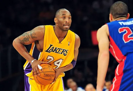 Lakers Warn of Shady Scalpers Exploiting Kobe's Retirement