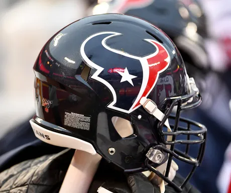 Texans To Sign OL Michael Deiter