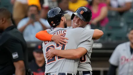 Miguel Cabrera turns back the clock as Tigers bash White Sox