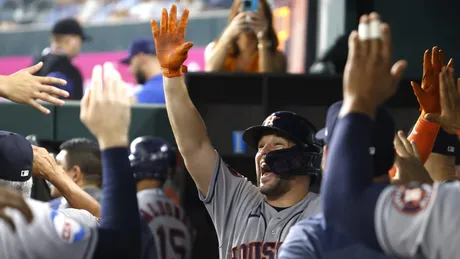 Astros Walk-off Orioles, 2-1 - The Crawfish Boxes