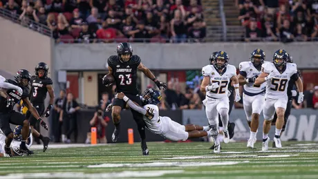 Louisville coach Jeff Brohm plays all nine quarterbacks on roster in  shutout win over Murray State 