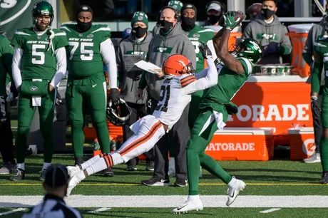 Deshaun Watson runs for TD, Browns bottle up Joe Burrow in 24-3 win over  Bengals in season opener – News-Herald