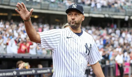 Derek Jeter's Joyous Homecoming At Yankee Stadium's Old-Timers' Day -  Pinstripes Nation