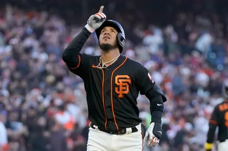 SF Giants look like contender in romp over big-pocketed Padres