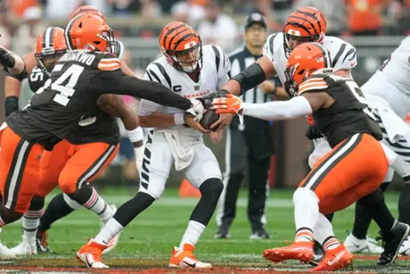 Browns Battle Until End Against Chiefs - Toledo Whitmer High School Alum  Phil Hoskins Blocks Browns Game Winning Field Goal Attempt