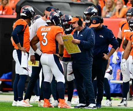 Broncos Game Grades: Pat Surtain locks up Davante Adams in Denver's  season-opening loss to the Las Vegas Raiders