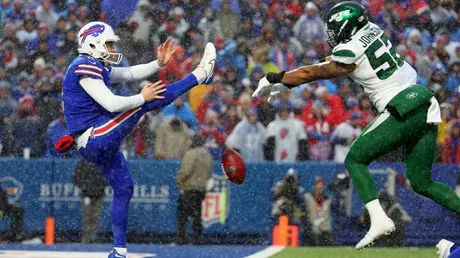 Jets fans hype up Zach Wilson as QB leads franchise to thrilling OT win vs.  Bills - The M*LF slayer strikes again