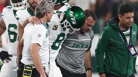 Jets OT Duane Brown on allowing sack leading to Aaron Rodgers' injury: 'It  sucks'