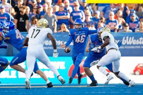 Boise State Football: QBs Maddux Madsen, Taylen Green To Split Time vs. San  Jose State