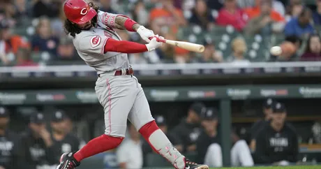 McCoy: 'I'm speechless': Reds fans salute Joey Votto in what could