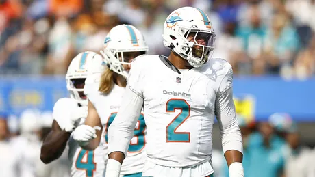 Dolphins' McDaniel shows his evolution as coach; Marino gets some