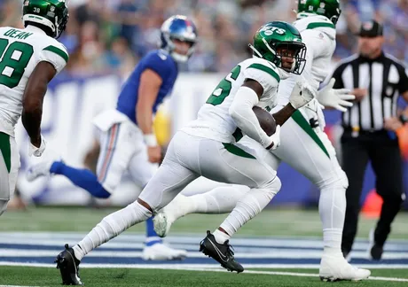 Mekhi Becton Takes Breather ahead of Big Day at MetLife Stadium - Sports  Illustrated New York Jets News, Analysis and More