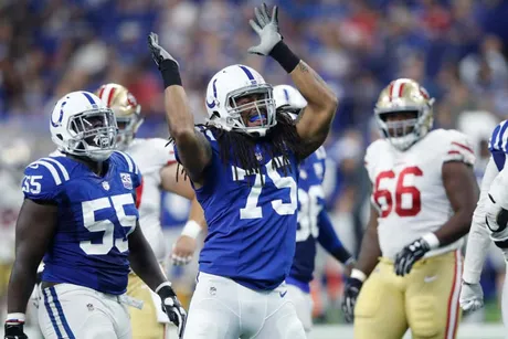 Colts' Kenny Moore roasts teammates for 'Hard Knocks' gender reveal