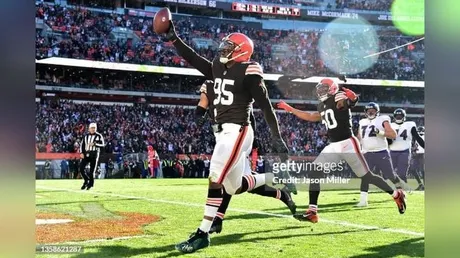 Myles Garrett, Browns' defense devour Titans, 27-3 – News-Herald