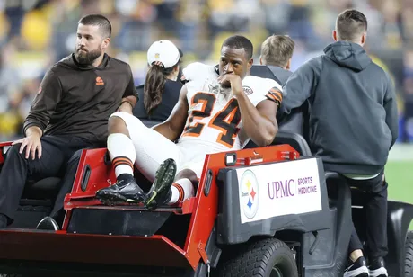 Browns star Nick Chubb to undergo surgery on season-ending knee injury;  Kareem Hunt in for visit - The San Diego Union-Tribune