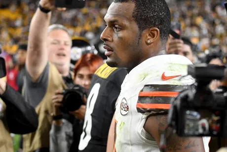 Browns' Deshaun Watson avoids ejection after pushing official