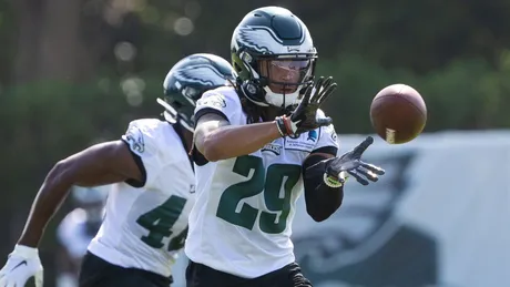 Jaguars QB Nathan Rourke shrugs off multiple defenders before throwing an  improbable TD 