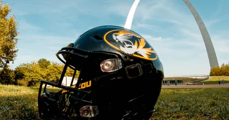 Recruiting Reset: Mizzou kicks off its 2025 recruiting class with 4-Star  Julian Marks - Rock M Nation