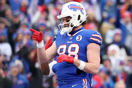 Bills linebacker Christian Kirksey tells team he's retiring; A.J. Klein  returns