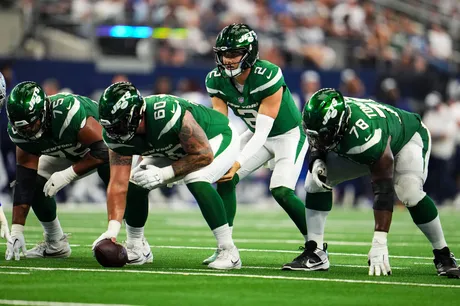 New York Jets guard Laken Tomlinson (78) celebrate the win against