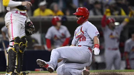 Tommy Edman scores on wild pitch, 09/08/2023