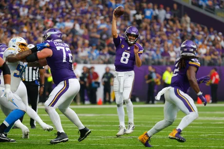 Kirk Cousins throws late interception as Vikings fall 28-24 to Chargers