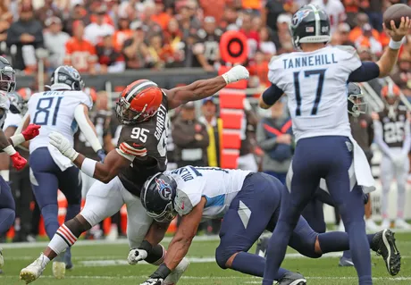 Myles Garrett, Browns' defense devour Titans, 27-3 – News-Herald