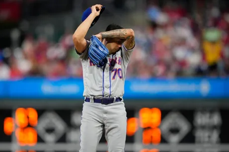 NY Mets: Francisco Alvarez exits game with Phillies with hand injury