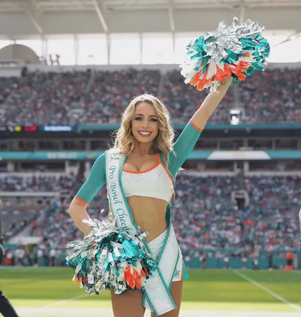 Who is Jozie Schroder, the Miami Dolphins cheerleader who attracts fans  attention with her dancing?