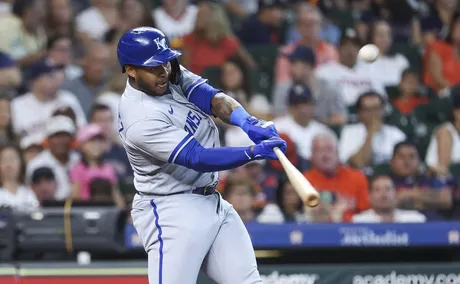 Tipsheet: Cueto finally pays off for surging Royals