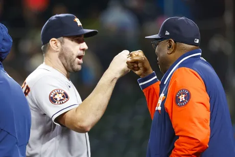 Vintage Verlander silences Seattle as Astros top M's 5-1 to open key series  in playoff race