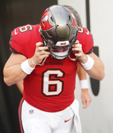 Baker Mayfield has 3 TD passes, ailing Derek Carr ineffective as Buccaneers  top Saints 26-9