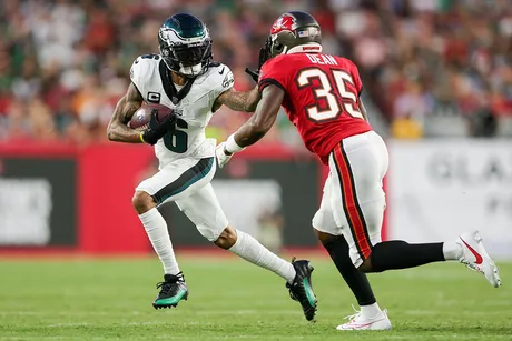 Skydiving into MNF at Bank of America Stadium