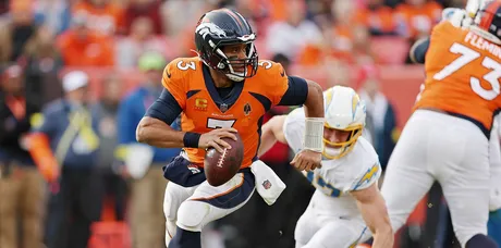 Denver Broncos, Russell Wilson leads furious comeback vs. Chicago