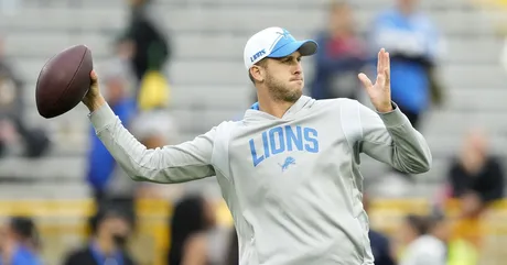 Lions defensive tackle Benito Jones channels Vince Wilfork with pre-game  style