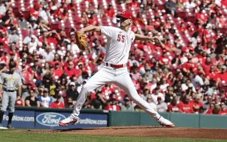 Reds hit six home runs, keep playoff hopes alive with 19-2 rout of Cardinals