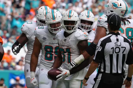 Miami Dolphins place WR River Cracraft on injured reserve, WR Erik