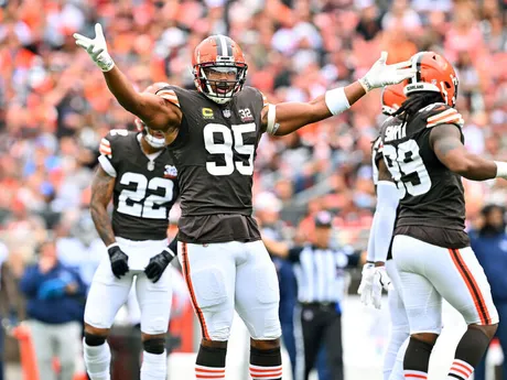 Cincinnati Bengals defensive end Trey Hendrickson (91) lines up against the  Chicago Bears during an NFL