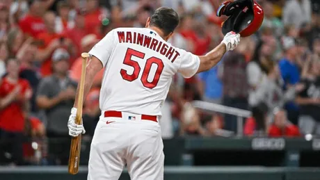 Cardinals veteran Adam Wainwright turned a grounder into a showstopper at  Busch Stadium