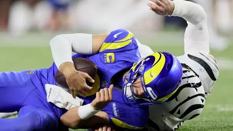 Video: Lions' WR Amon-Ra St. Brown blows kiss at salty Packers fan - Pride  Of Detroit