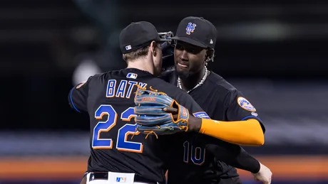 Mets game suspended after blowing save to Marlins, 3-hour rain delay